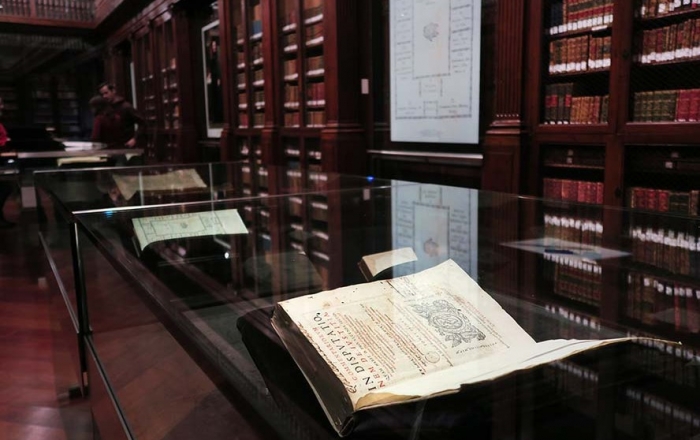 Ciclo Arquiarte. Visita guiada a la Biblioteca Historica de La Nau