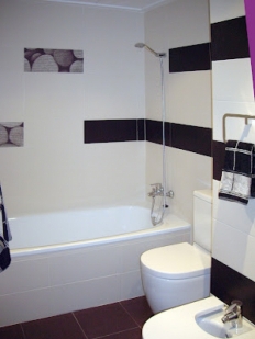 Contrastes mediante la reforma de 2 baños