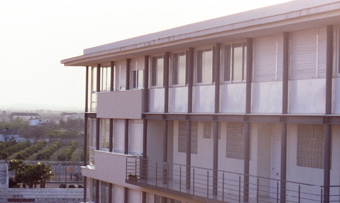 Visita de Arquitectura. Edificio de 34 viviendas y comerciales en Bétera, 1991. Alberto Sanchis II